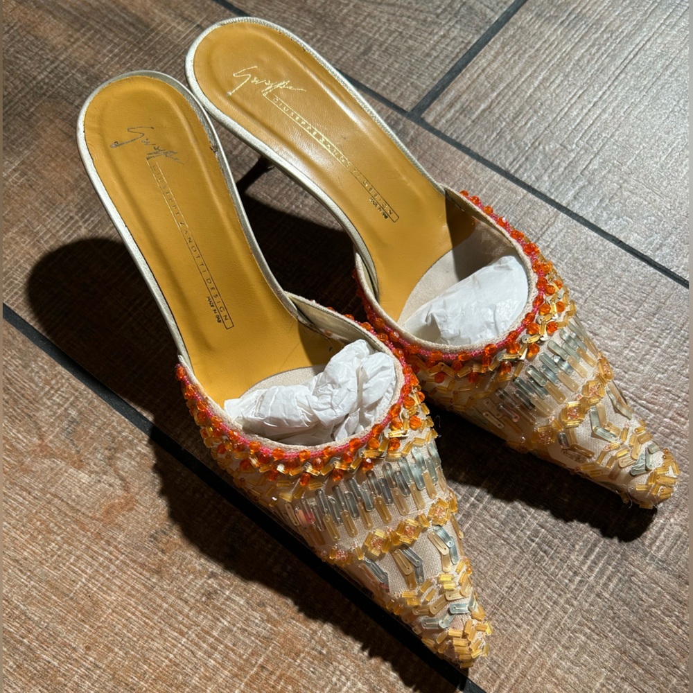 Vintage Y2K Embellished Yellow Beaded Pointed-Toe Mule Sz 7 1/2 - Picture 3 of 14
